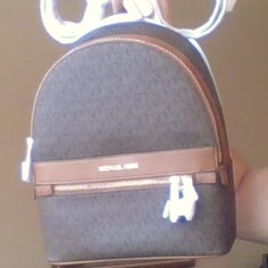 NWT Michael Kors Kenly Medium book bag purse